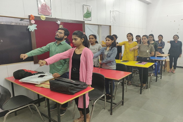 https://cache.careers360.mobi/media/colleges/social-media/media-gallery/1707/2022/7/15/Classroom of JD Institute of Fashion Technology Gwalior_Classroom.jpg